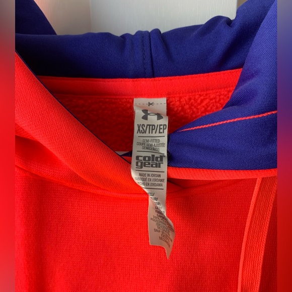 Under Armour women’s semi fitted coldgear pullover hoodie - Picture 3 of 3